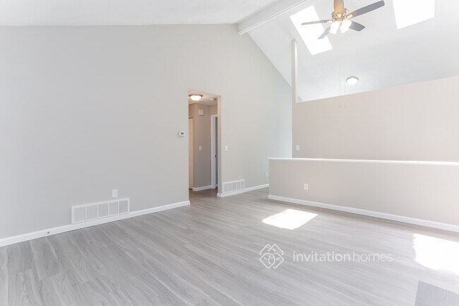 Building Photo - 17834 E Bethany Dr