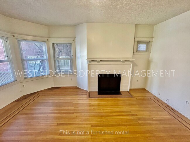 Building Photo - 133 NW Trinity Pl