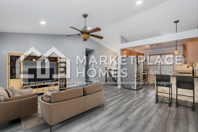Building Photo - 2457 Lorraine Ct