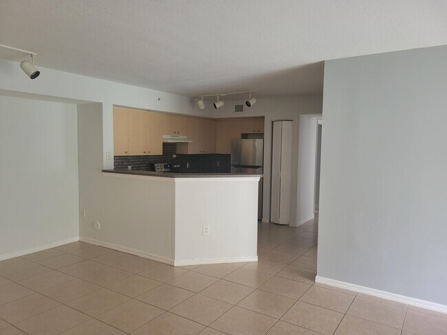 Building Photo - 4101  San Marino Boulevard 107 West Palm B...