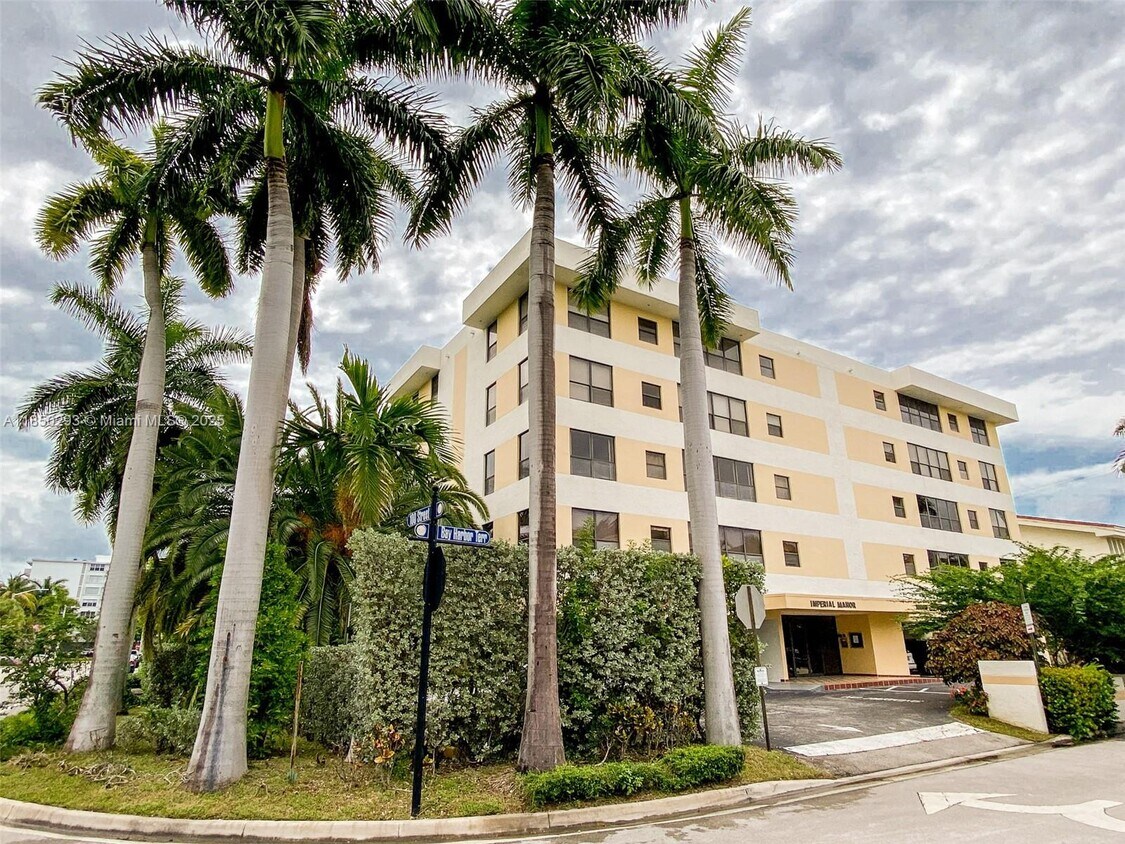 Foto principal - 10000 Bay Harbor Terrace