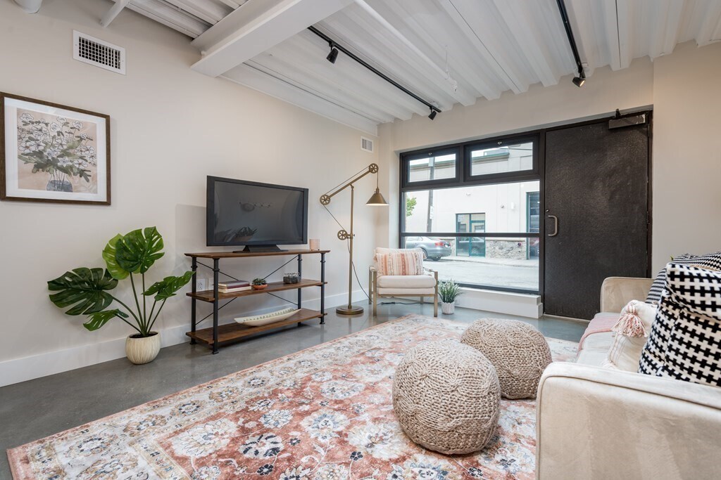 Foto principal - 305 Webster Ave