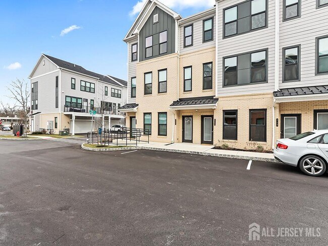 Foto del edificio - 715 Parker Blvd