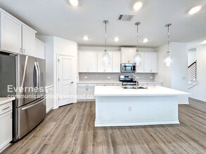 Building Photo - 2907 Bronx Dr