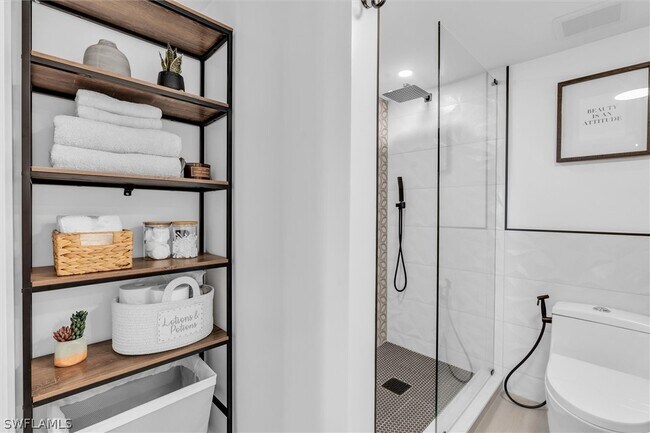 Foto del edificio - 3030 Binnacle Dr