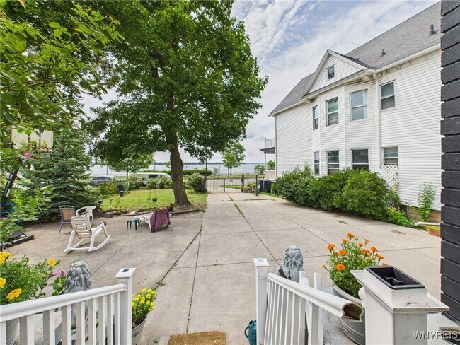 Foto del edificio - 2403 Niagara St