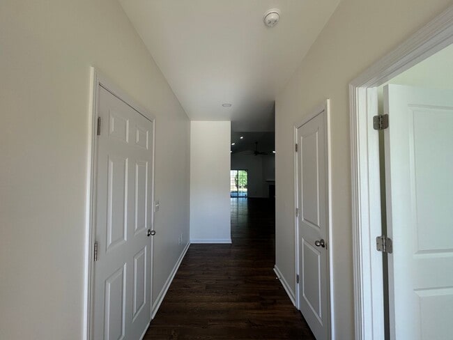 Foto del edificio - Bright and Spacious 3/2 Available Now!