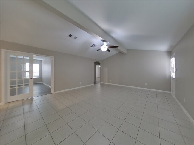 Building Photo - 308 Summer Horse Dr