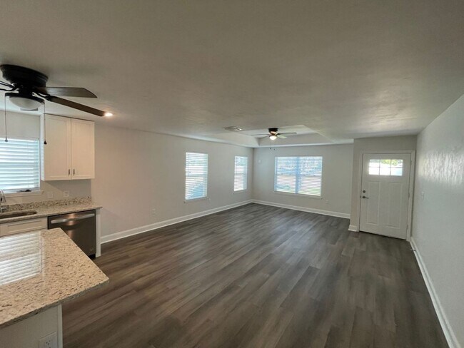 Foto del edificio - New 3/2 in Turkey Creek