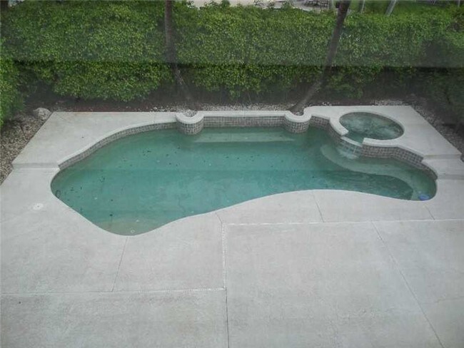 Building Photo - 4215 Sabal Ridge Cir