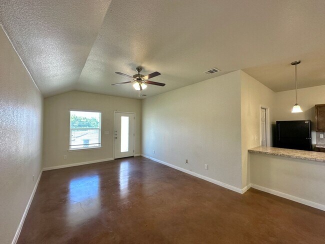 Foto del edificio - 4502 Skyflower Ln