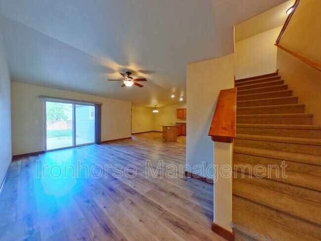 Building Photo - 103 Covey Ct