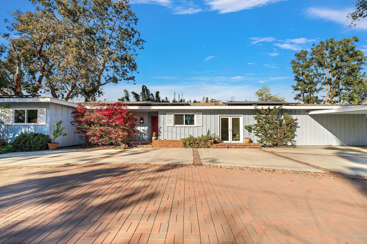 Foto principal - Stunning Mid-Century Ranch in Valley Glen