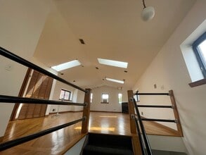 Building Photo - 974 W Cullerton St