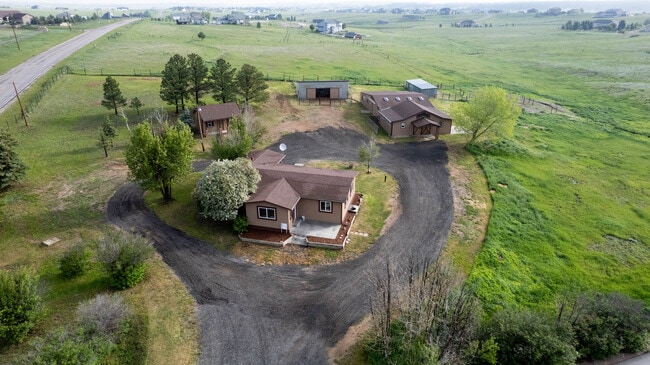 Foto del edificio - 14775 Black Forest Rd