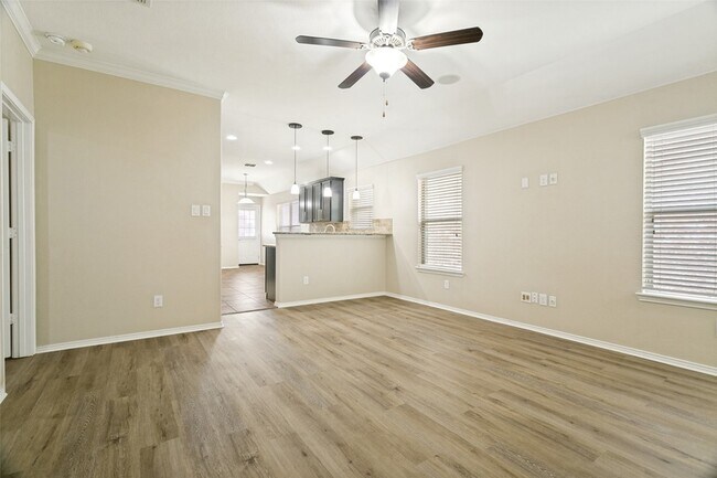 Foto del edificio - 2813 Houston Wood Dr