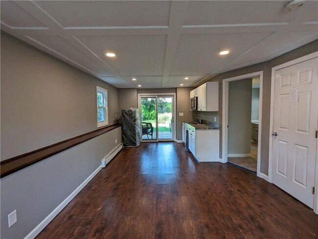 Building Photo - 39 Basswood Dr