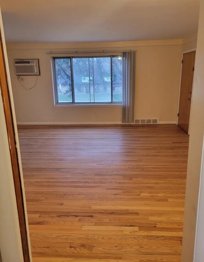 Foto del edificio - 24106-24276 Ann Arbor Trl