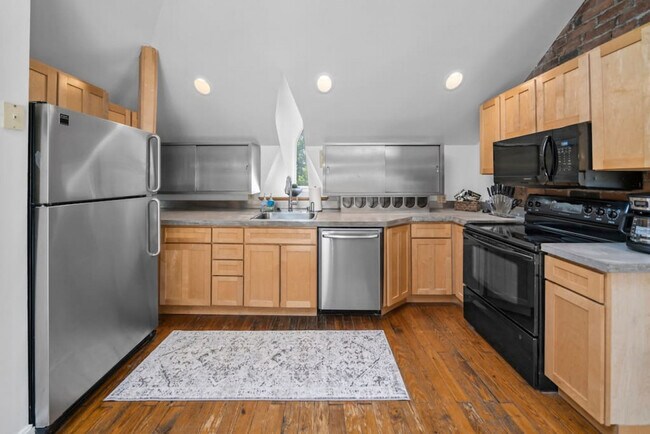 Foto del edificio - 2584 Madison Rd