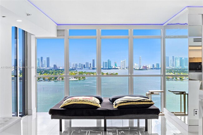 Foto del edificio - 1900 Sunset Harbour Dr