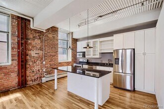 Building Photo - 2261 Blake St