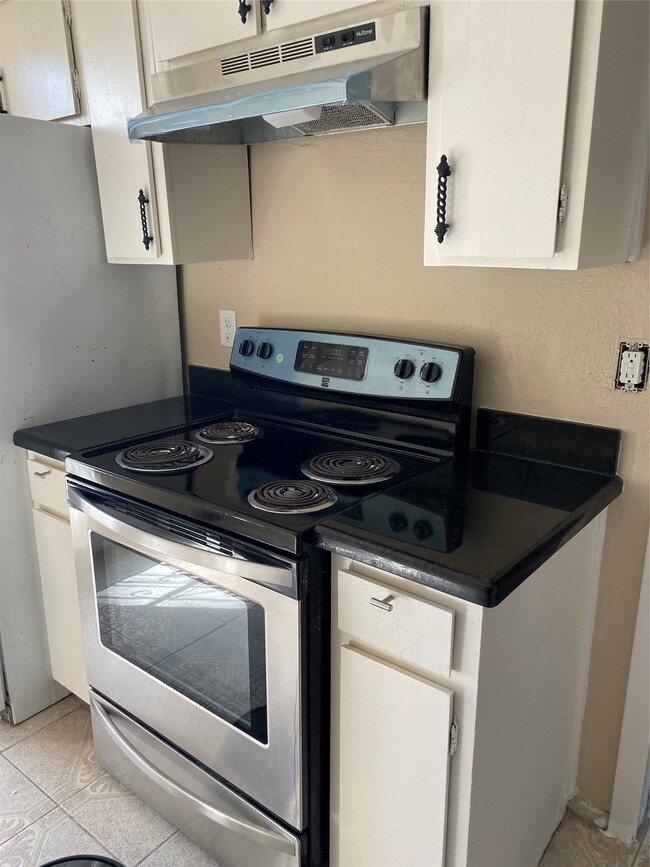 Foto del edificio - 7952 Grove Ridge Dr