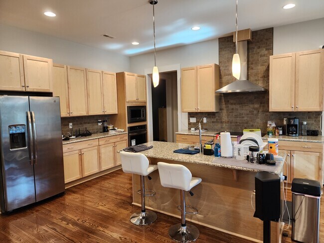 Gourmet Kitchen with Island - 2039 Cartier Way