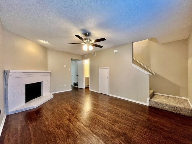 Building Photo - 3047 Olympia Dr