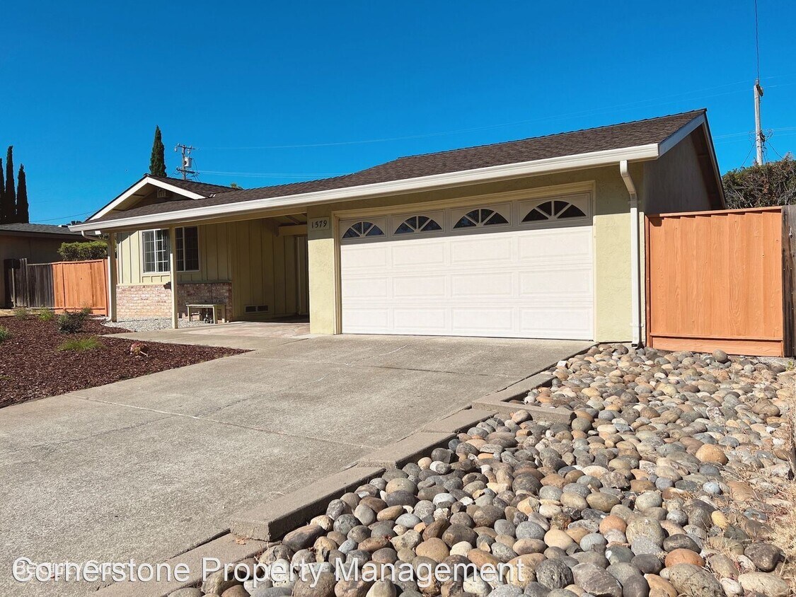 Primary Photo - 3 br, 2 bath House - 1579 Tartarian Way