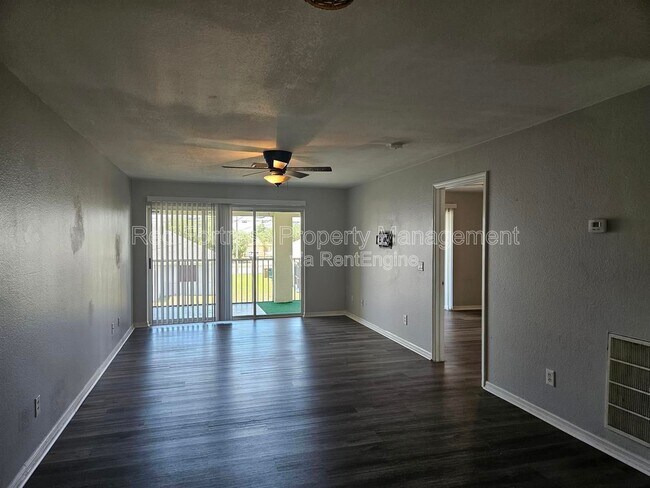 Foto del edificio - 1016 SW 47th Terrace