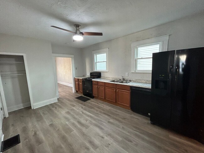 Foto del edificio - Newly Updated 3 bedroom 1.5 Bath in Cheviot