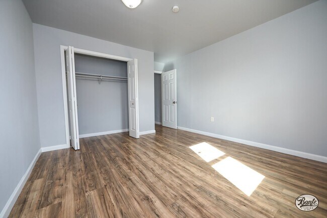 Building Photo - 3405 Kensington Ave