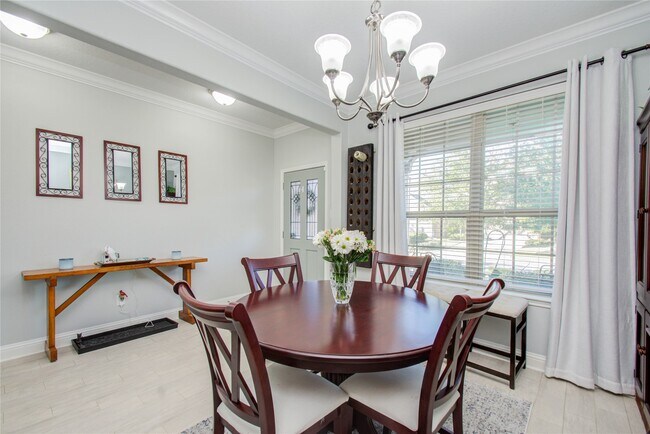 Building Photo - 19 Canterborough Pl