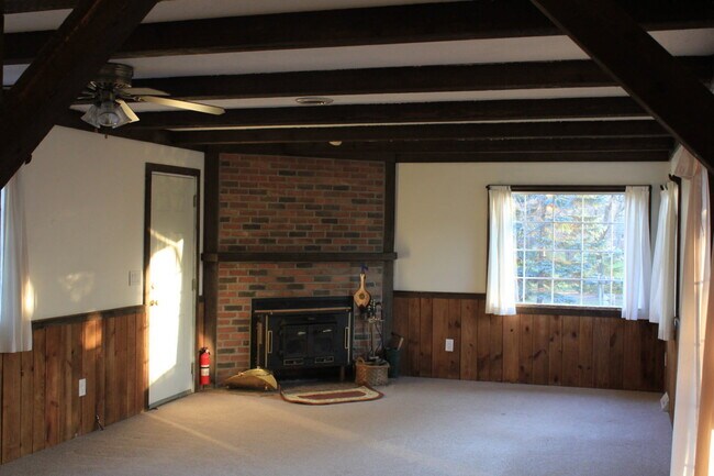 Building Photo - 111 Blanche St
