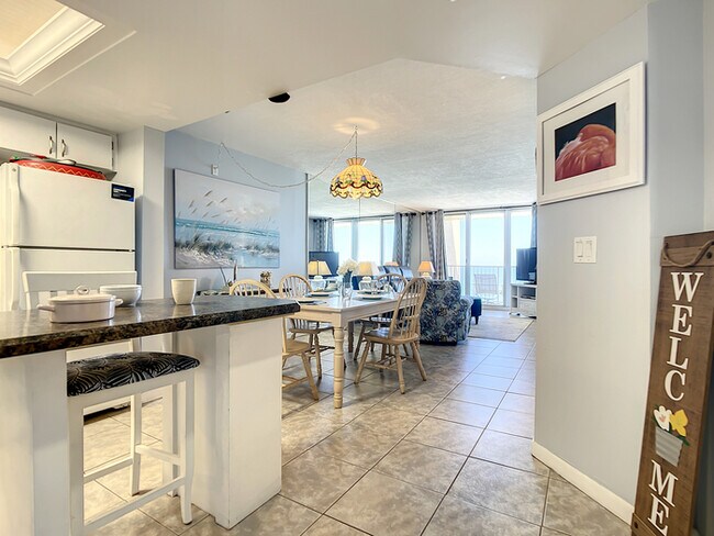 Building Photo - Oceania Beach Club 805
