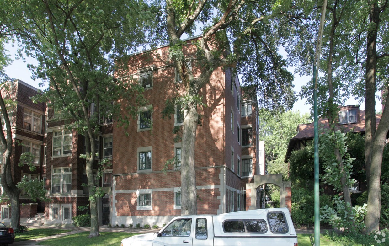 Primary Photo - 5527-5529 S University Ave