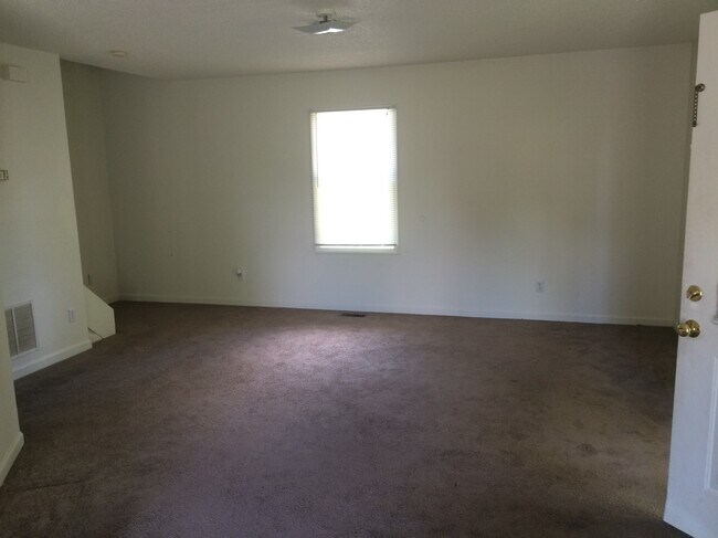 large open living room - 185 Liberty Rd