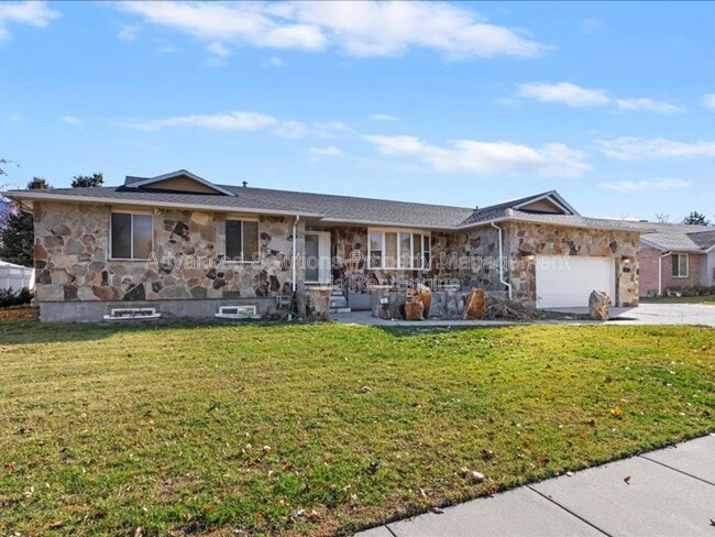 Building Photo - 6837 S Creekcove Way