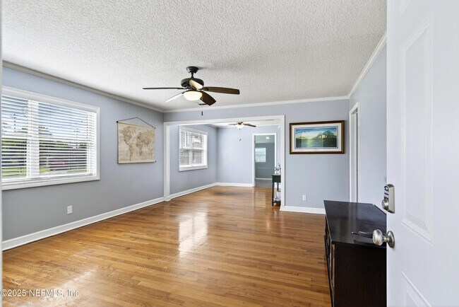 Foto del edificio - 6635 Blackwood Dr