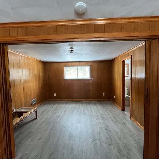 Building Photo - 824 Dickinson Dr