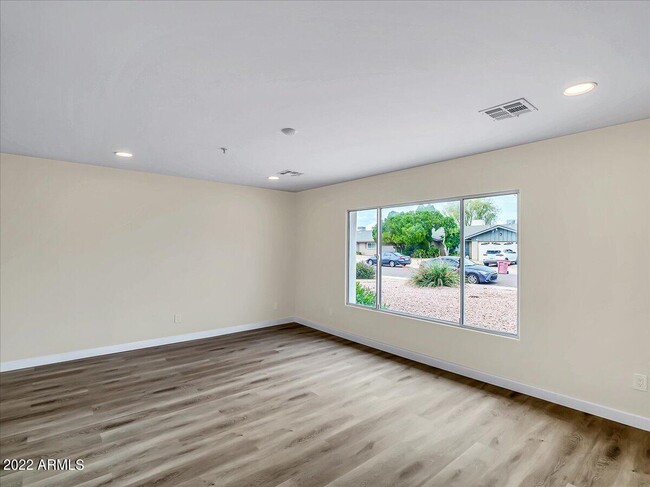 Foto del edificio - 8637 E Mulberry St