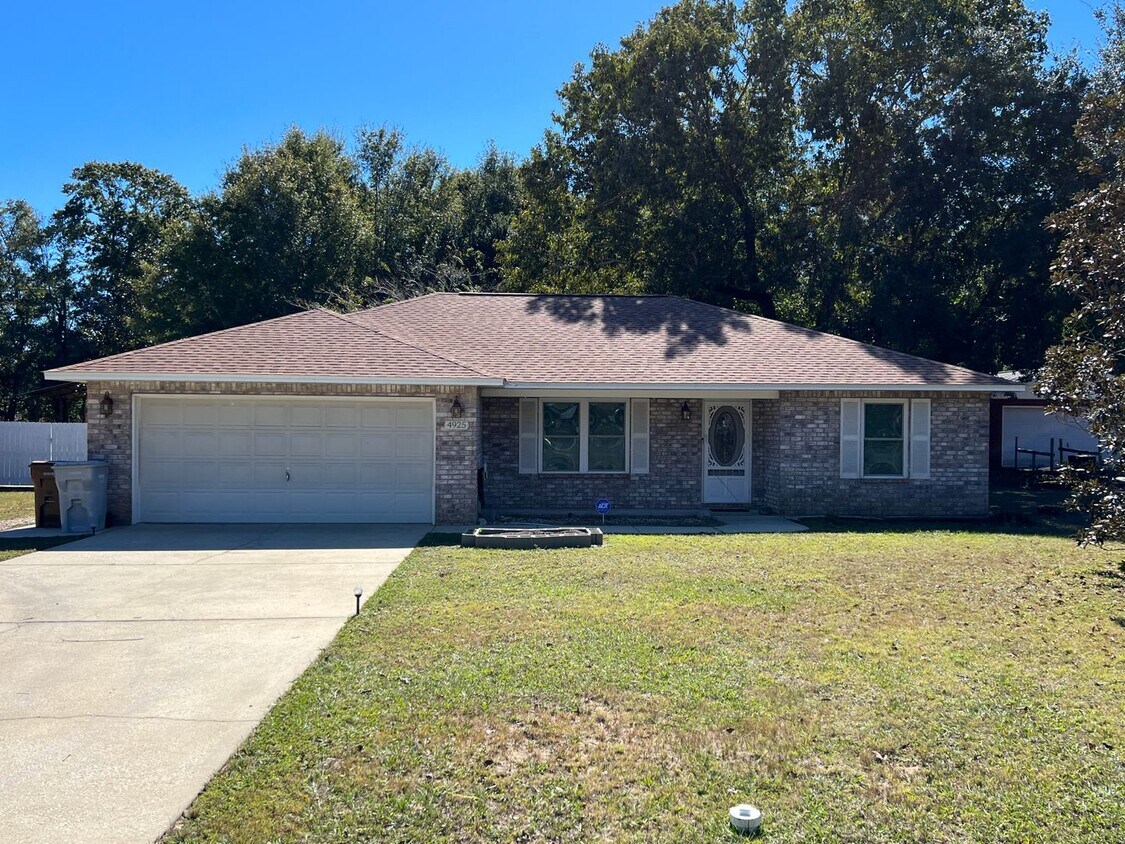 Primary Photo - Beautiful 3 Bedroom Home