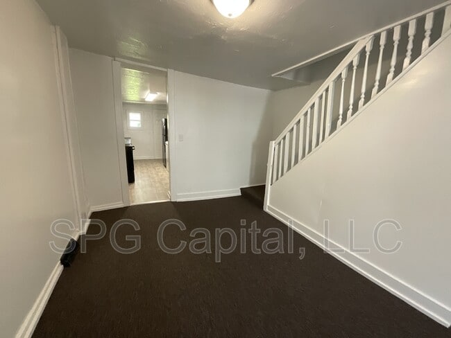 Foto del edificio - 443 S Duke St