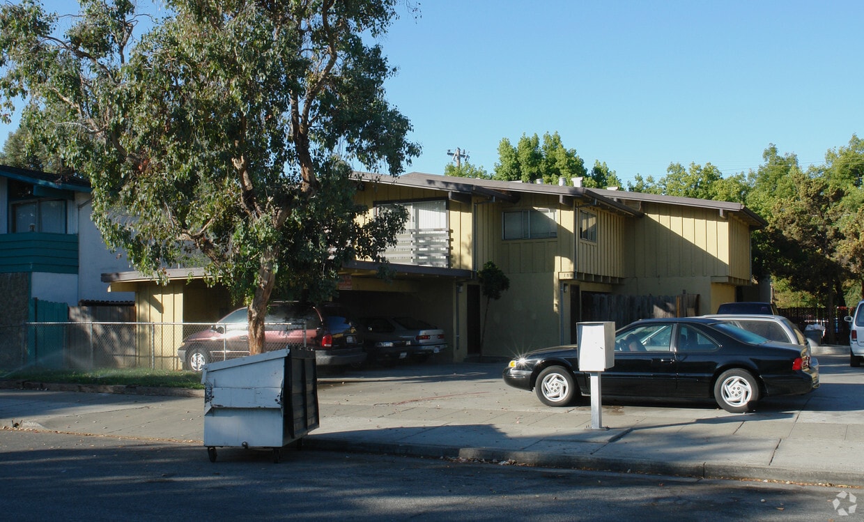 Primary Photo - 181-187 Alexander Ave