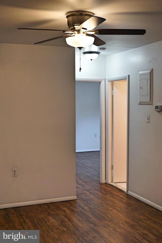 Building Photo - 3922 Rolling Rd.