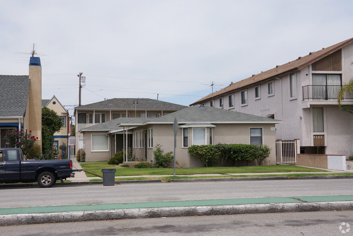 Building Photo - 2109 Cabrillo Ave