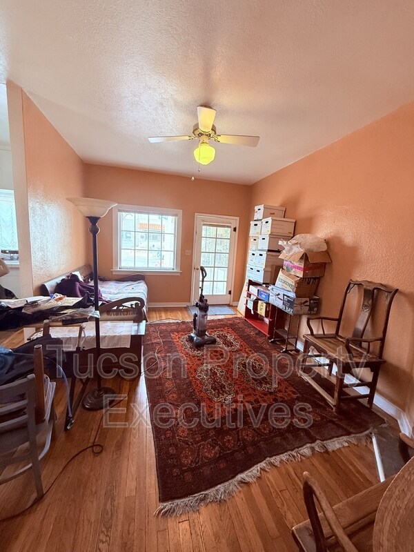 Foto del edificio - 1220 N Olsen Ave