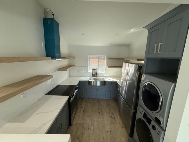 Building Photo - 6519 Broadway Ave