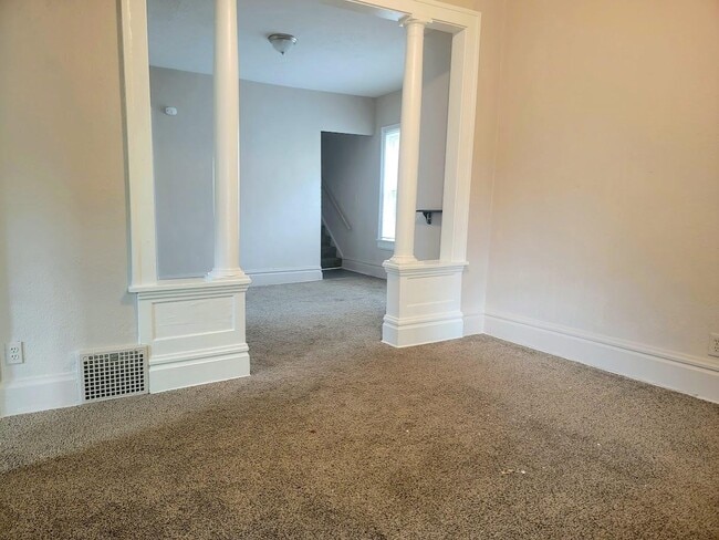 Foto del edificio - 299 Lloyd St