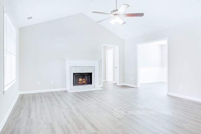 Foto del edificio - 140 Oak Hill Dr